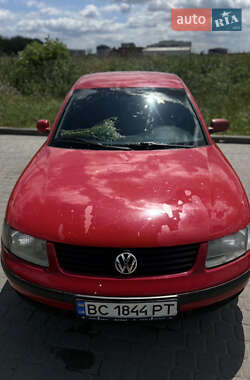 Седан Volkswagen Passat 1998 в Львові