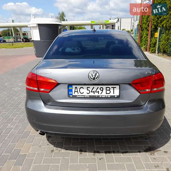 Седан Volkswagen Passat 2014 в Луцке