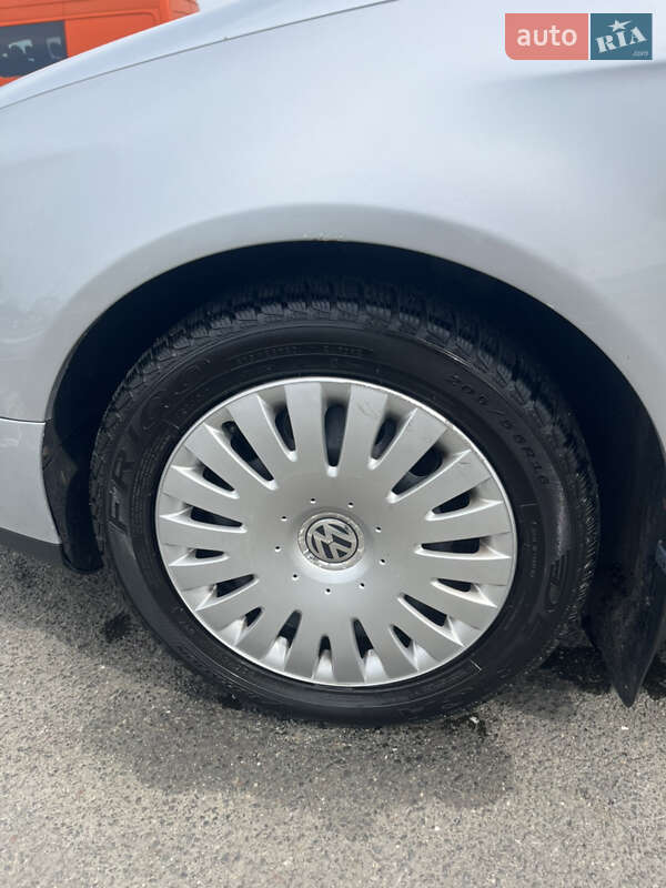 Седан Volkswagen Passat 2008 в Києві