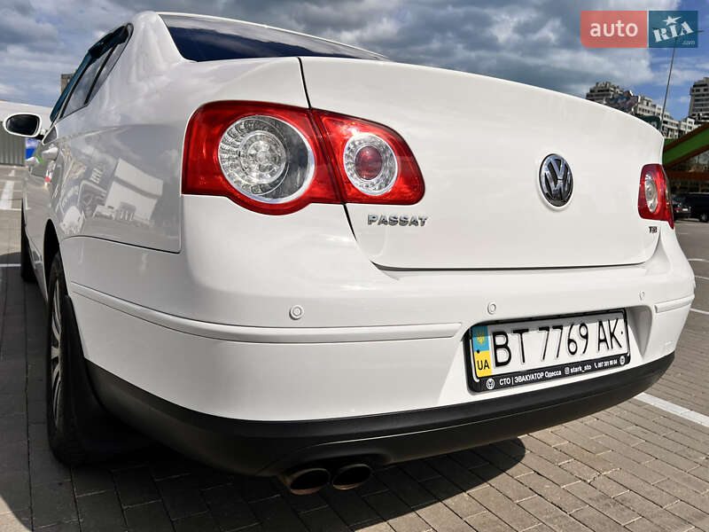 Седан Volkswagen Passat 2010 в Одессе