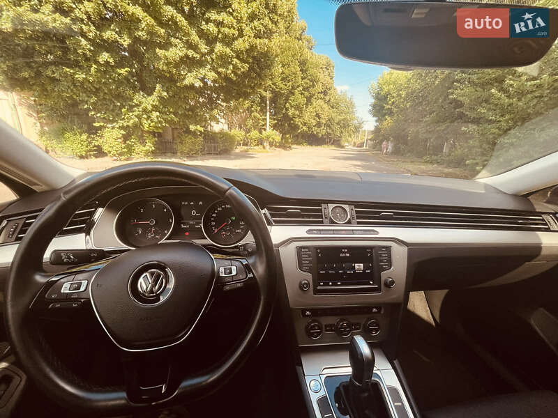 Универсал Volkswagen Passat 2016 в Ужгороде