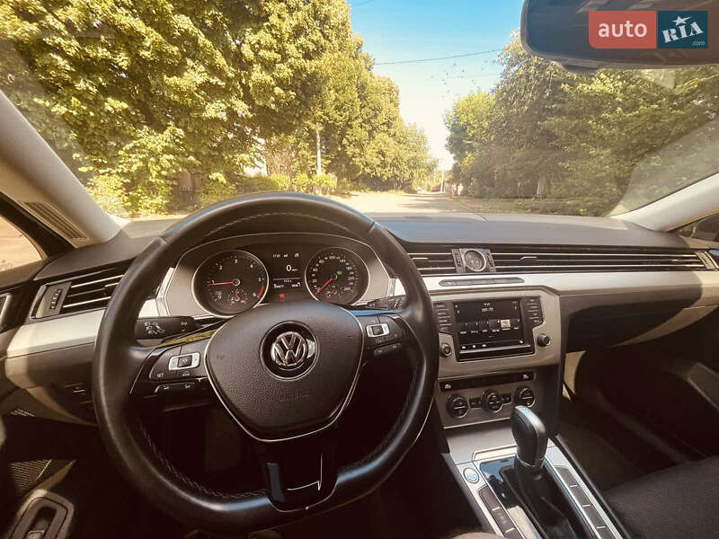 Универсал Volkswagen Passat 2016 в Ужгороде