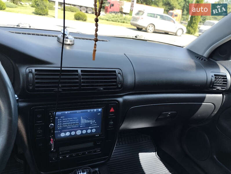 Универсал Volkswagen Passat 2002 в Самборе