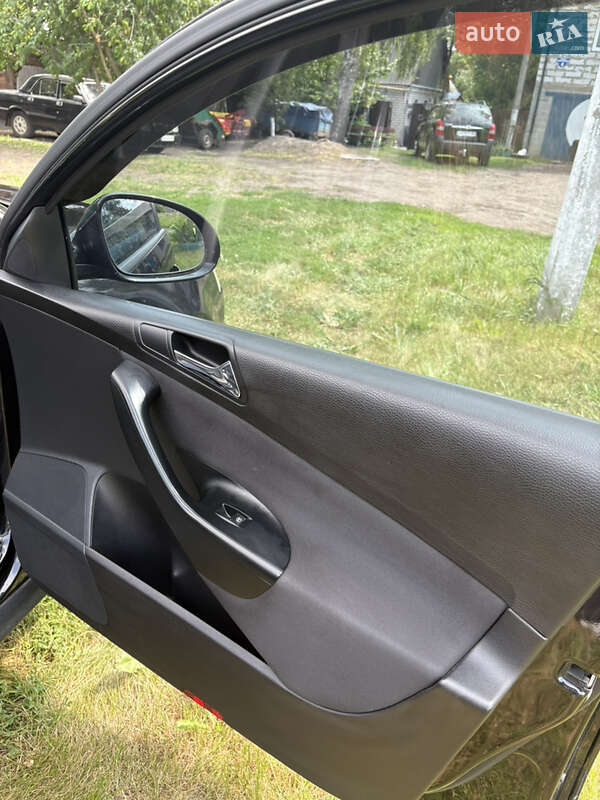 Універсал Volkswagen Passat 2007 в Харкові