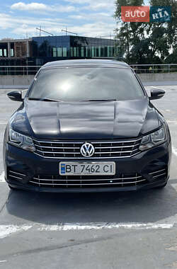 Седан Volkswagen Passat 2018 в Києві