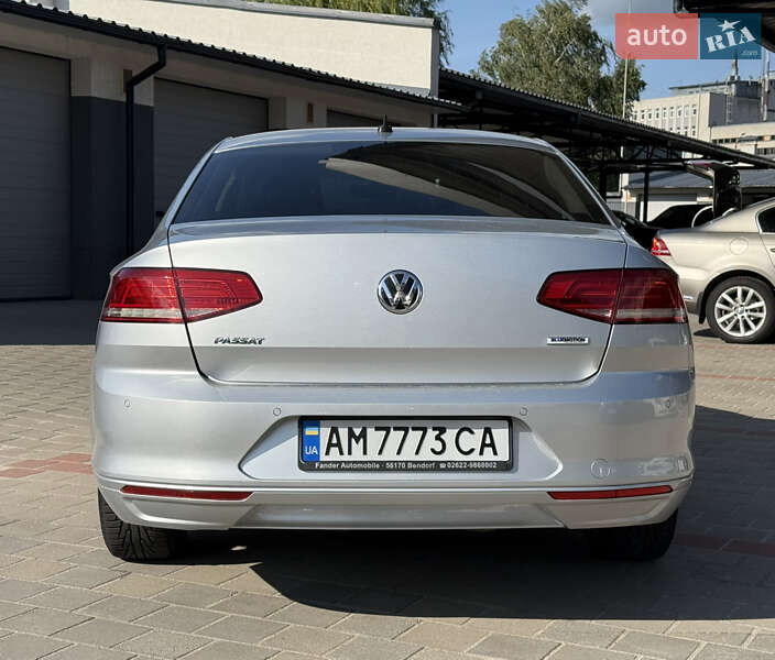 Седан Volkswagen Passat 2016 в Житомире