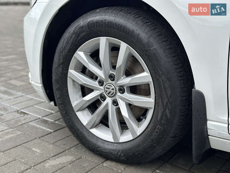 Седан Volkswagen Passat 2015 в Дніпрі