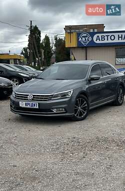 Седан Volkswagen Passat 2015 в Кривому Розі