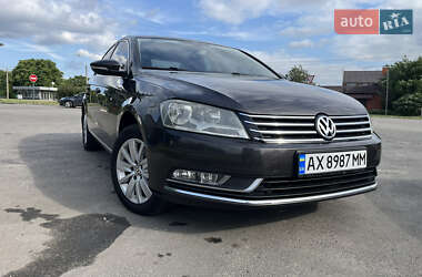 Седан Volkswagen Passat 2011 в Харкові