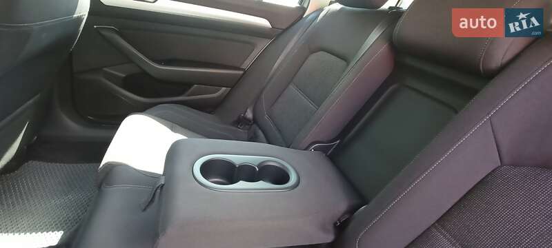 Універсал Volkswagen Passat 2015 в Львові