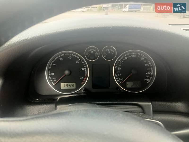 Седан Volkswagen Passat 2004 в Полтаві