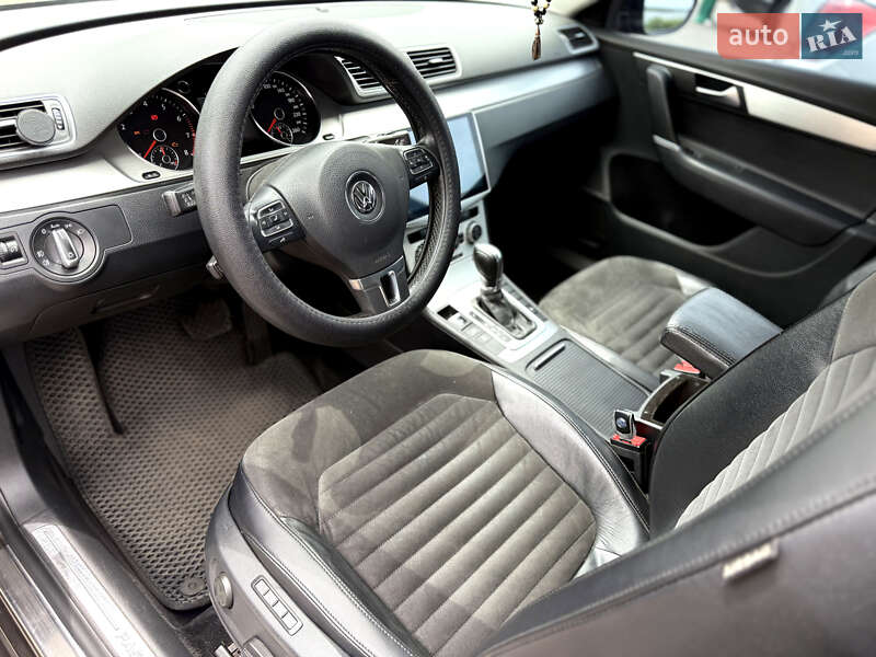 Седан Volkswagen Passat 2014 в Николаеве