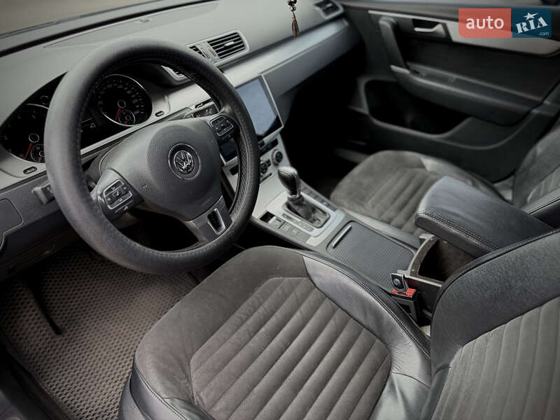 Седан Volkswagen Passat 2014 в Николаеве