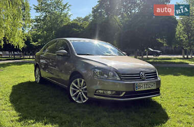Седан Volkswagen Passat 2011 в Первомайську