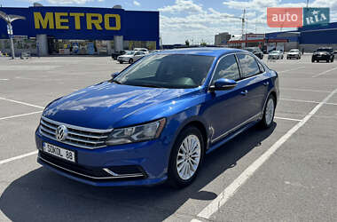 Седан Volkswagen Passat 2016 в Виннице