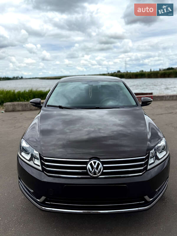 Седан Volkswagen Passat 2014 в Николаеве