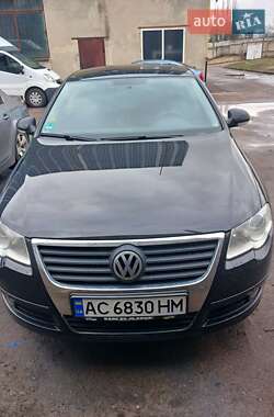 Седан Volkswagen Passat 2010 в Луцке