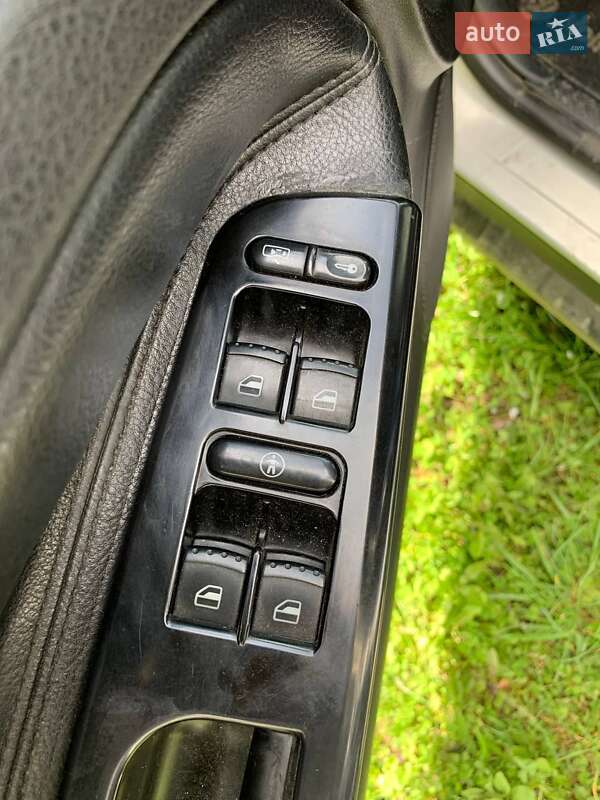 Універсал Volkswagen Passat 2000 в Чернівцях