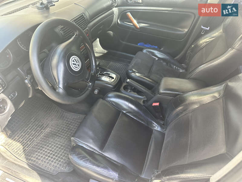 Седан Volkswagen Passat 2003 в Ужгороде
