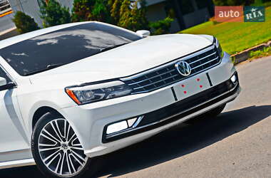 Седан Volkswagen Passat 2018 в Днепре