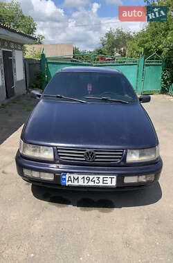 Седан Volkswagen Passat 1994 в Немирове