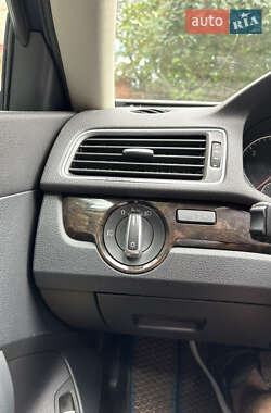 Седан Volkswagen Passat 2014 в 