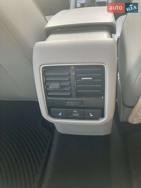 Седан Volkswagen Passat 2017 в Киеве