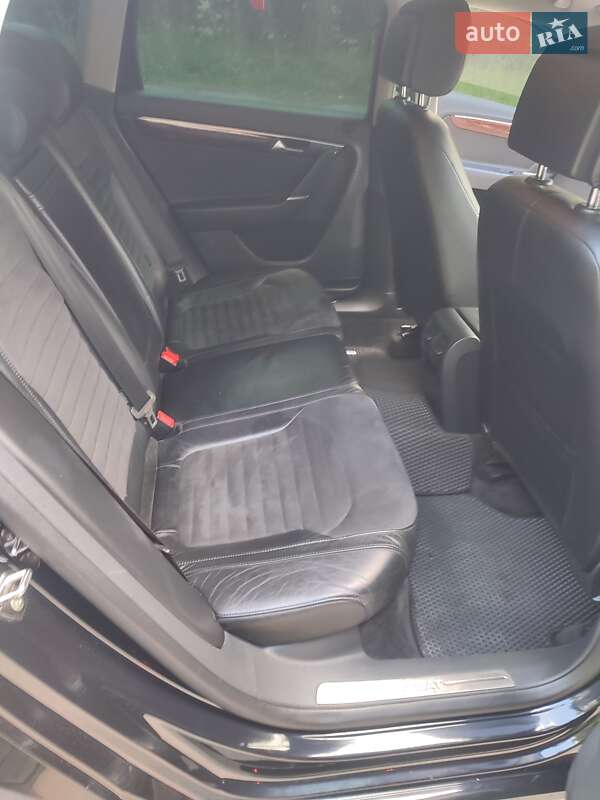 Універсал Volkswagen Passat 2011 в Звягелі