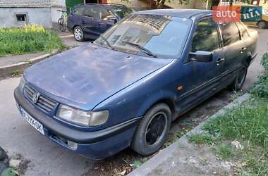 Седан Volkswagen Passat 1994 в Бродах