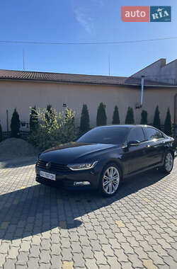 Седан Volkswagen Passat 2016 в Іршаві