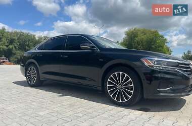Седан Volkswagen Passat 2021 в Ровно