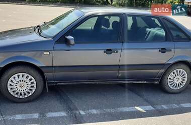 Седан Volkswagen Passat 1989 в 