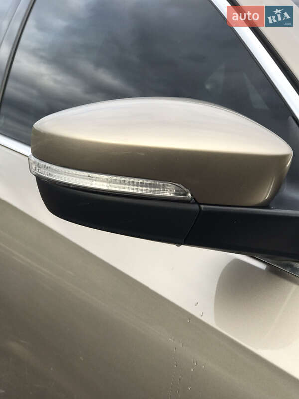 Седан Volkswagen Passat 2014 в Чернігові