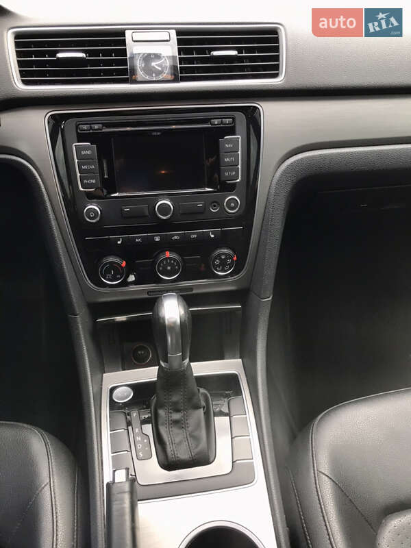 Седан Volkswagen Passat 2014 в Чернігові