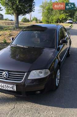 Седан Volkswagen Passat 2004 в Миколаєві