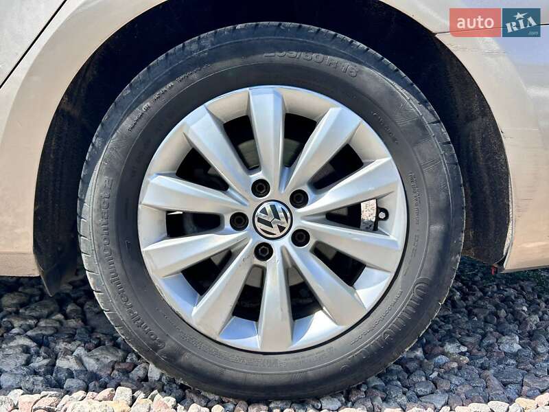 Седан Volkswagen Passat 2014 в Одессе