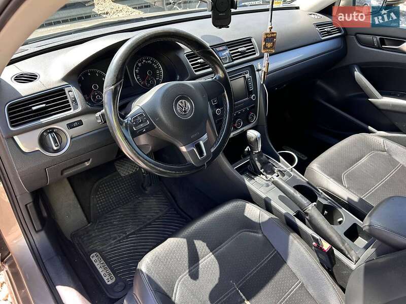 Седан Volkswagen Passat 2014 в Одессе