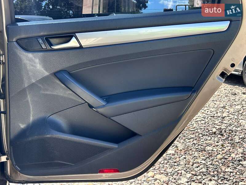 Седан Volkswagen Passat 2014 в Одессе