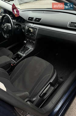 Универсал Volkswagen Passat 2012 в 