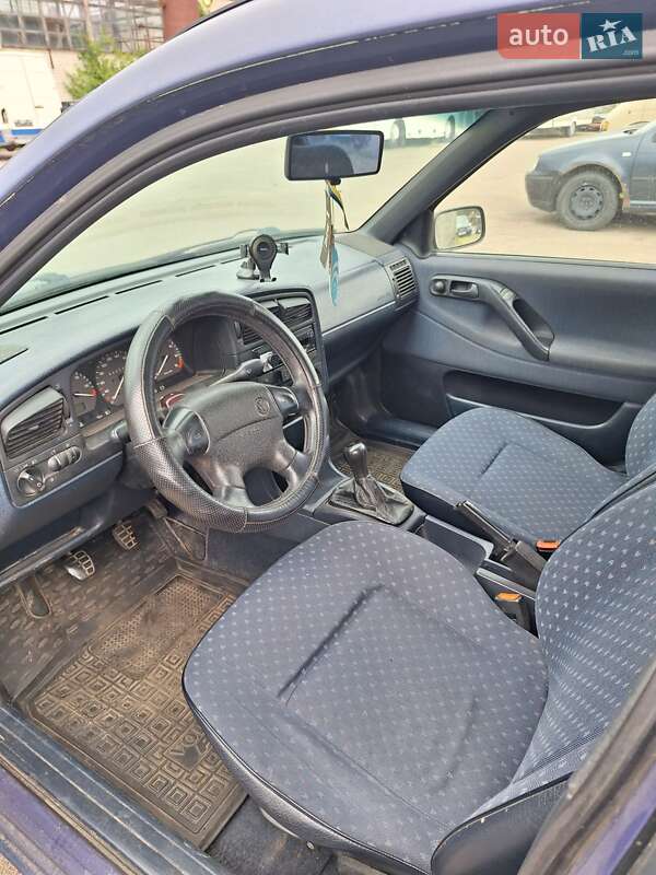 Универсал Volkswagen Passat 1995 в Черкассах