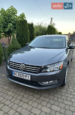 Седан Volkswagen Passat 2013 в Львове