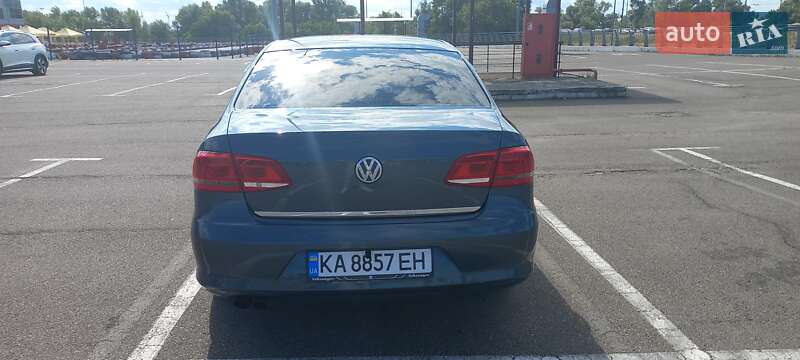 Седан Volkswagen Passat 2011 в Києві