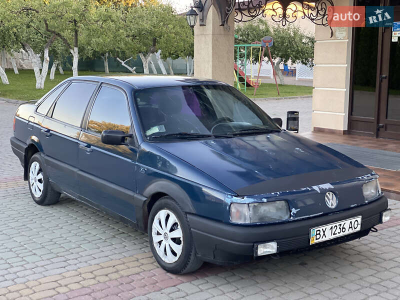 Седан Volkswagen Passat 1989 в Дунаївцях
