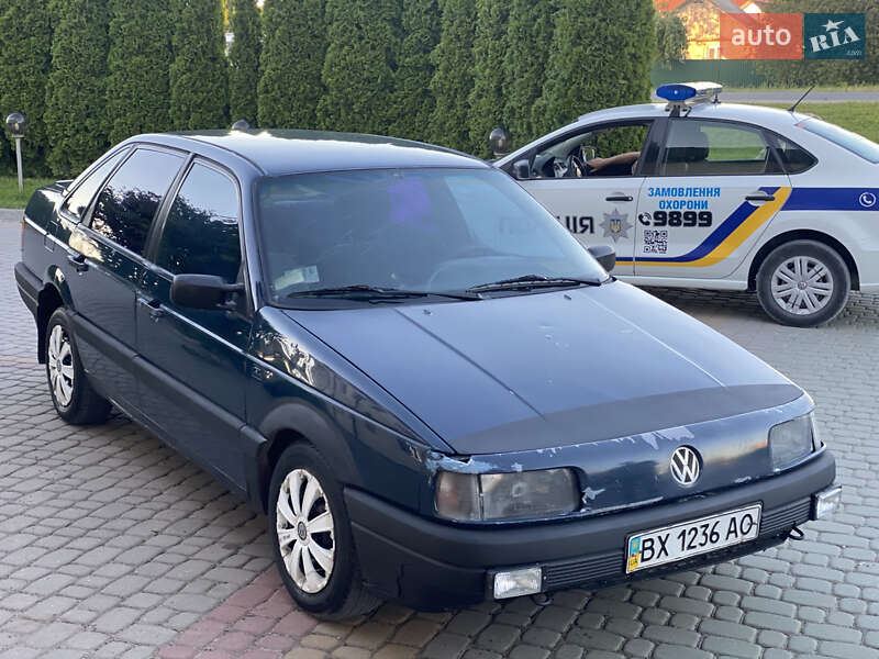 Седан Volkswagen Passat 1989 в Дунаївцях