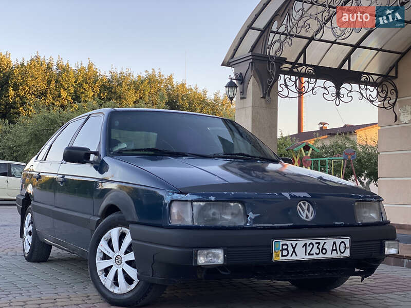 Седан Volkswagen Passat 1989 в Дунаївцях