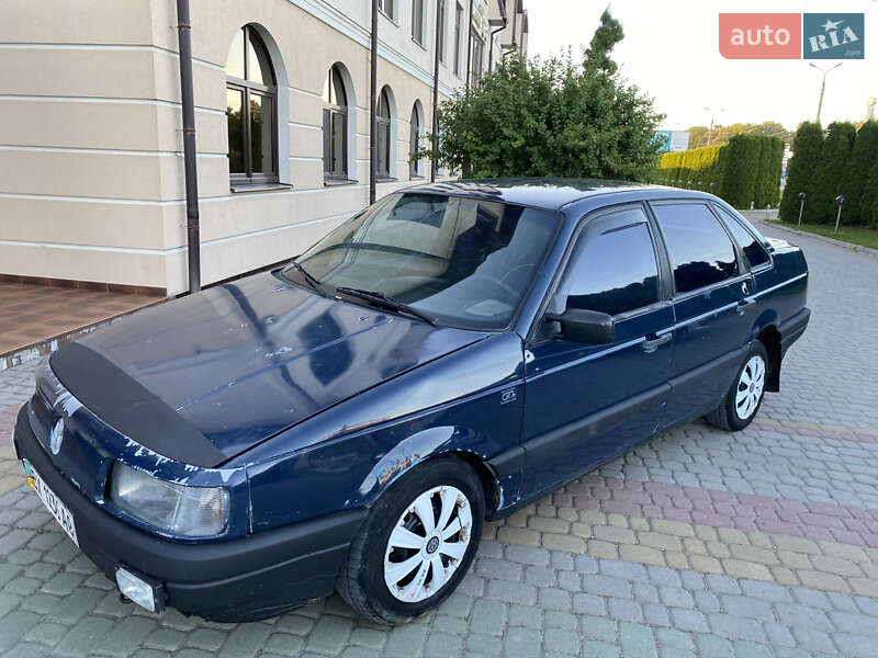 Седан Volkswagen Passat 1989 в Дунаївцях