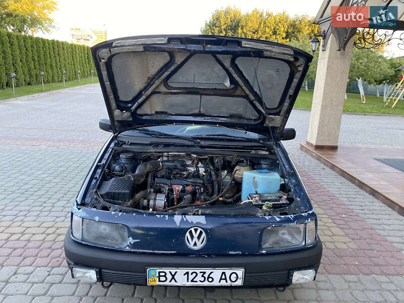 Седан Volkswagen Passat 1989 в Дунаївцях
