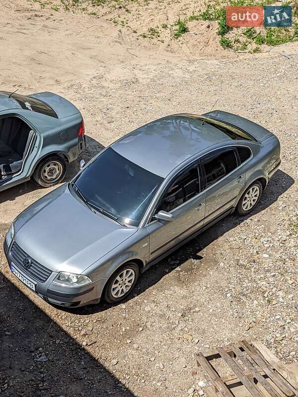 Седан Volkswagen Passat 2003 в Українці