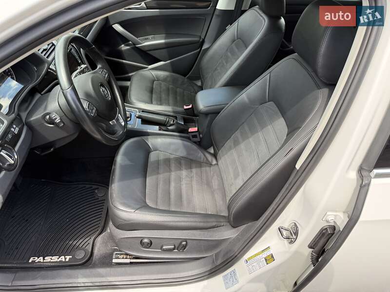 Седан Volkswagen Passat 2012 в Одессе