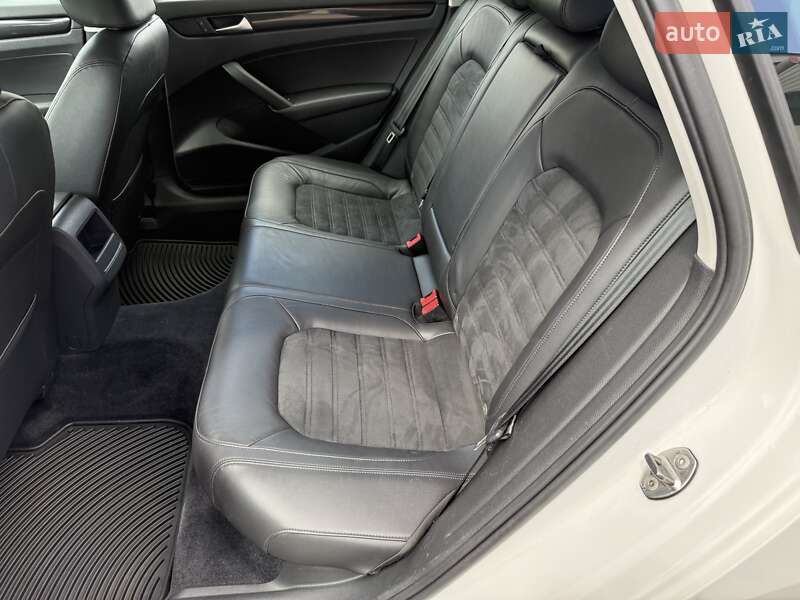 Седан Volkswagen Passat 2012 в Одессе